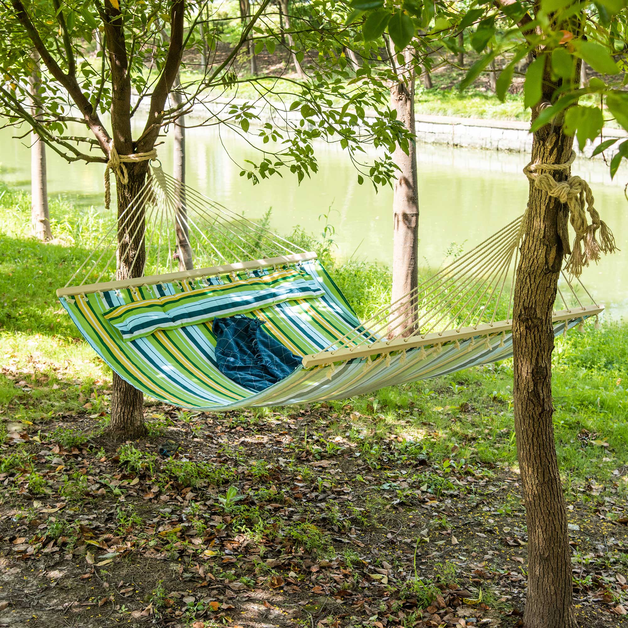 83" Patio Double Hammock, Wide Outdoor Hammock Bed Striped Fits 2 People Sunbed Camping hang Sleep w/ Pillow, White Stripe - Image 6