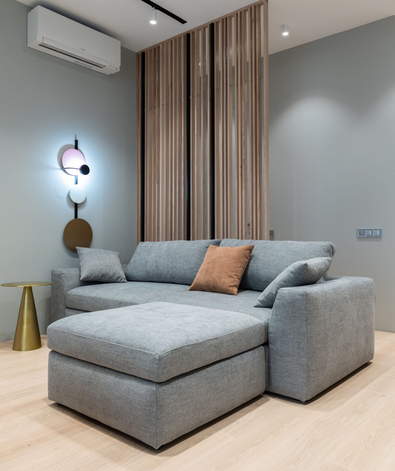 How to Choose a Sofa That Lasts: What to Look for in Fabric, Frame & Fill